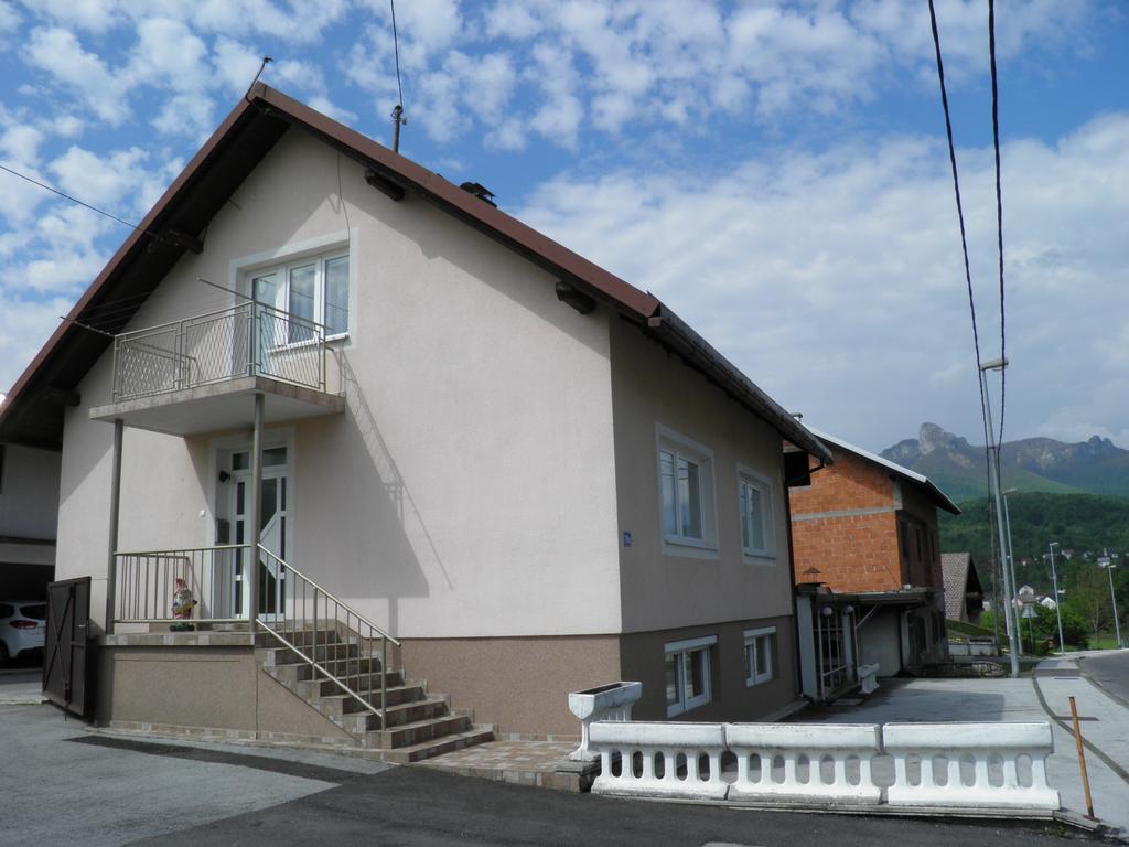 Apartman Marko Ogulin Exterior foto