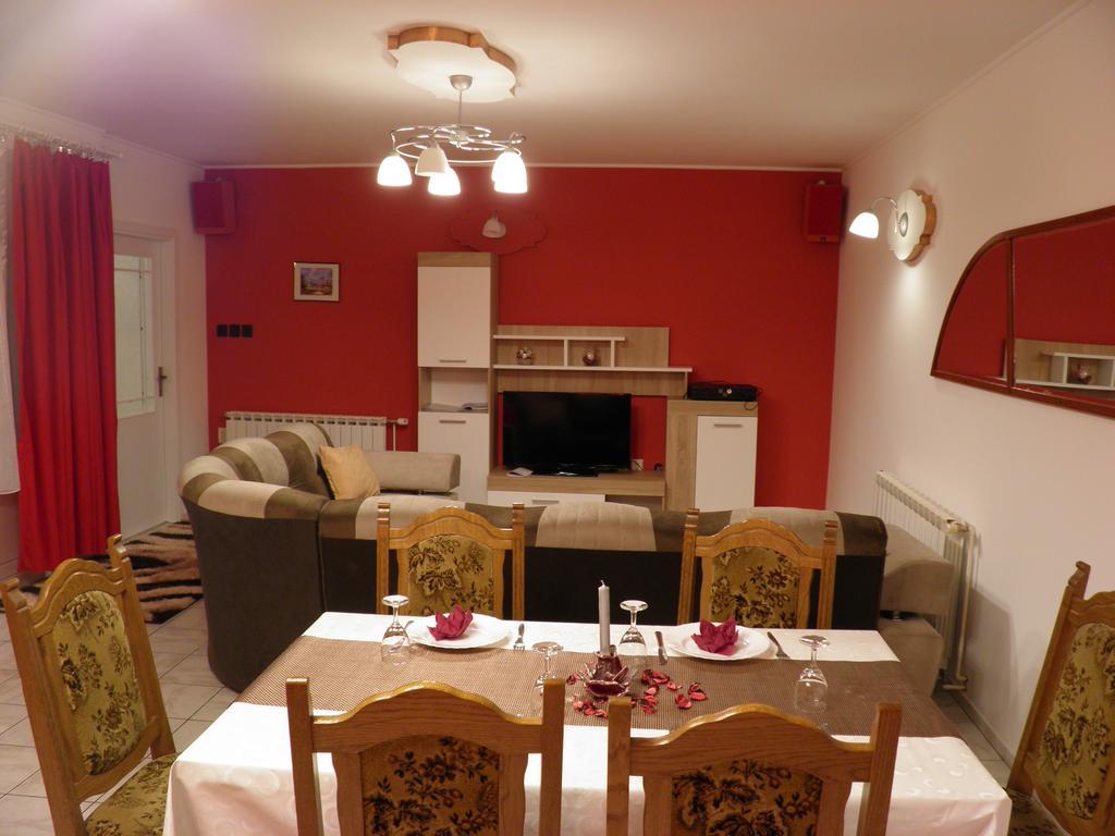 Apartman Marko Ogulin Exterior foto